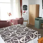 Earlsway Hotel