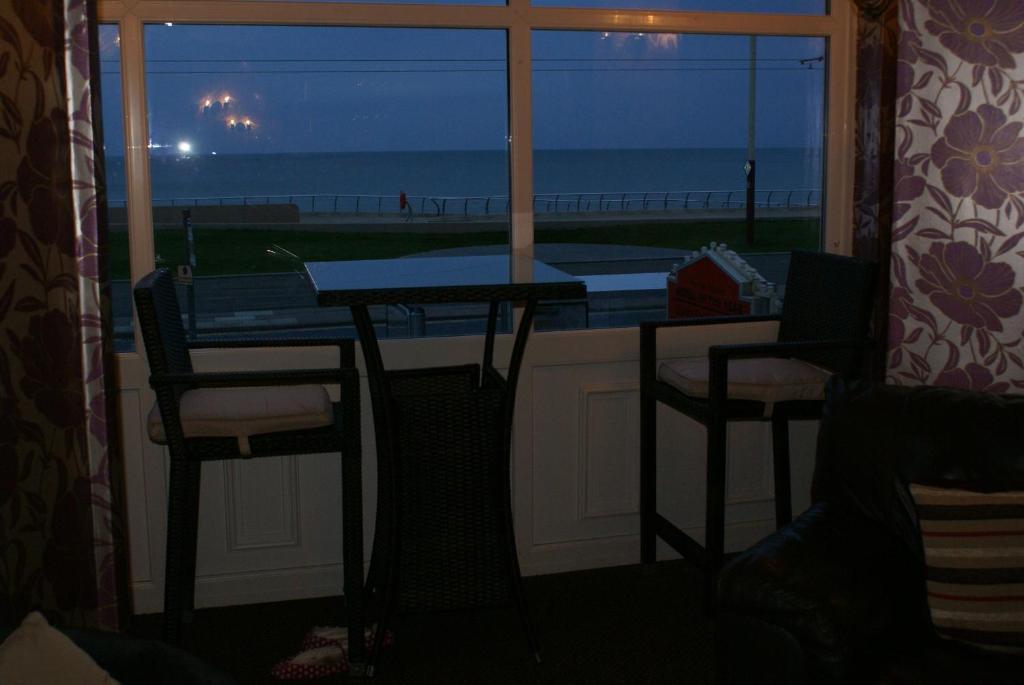 Earlsway 2* Blackpool